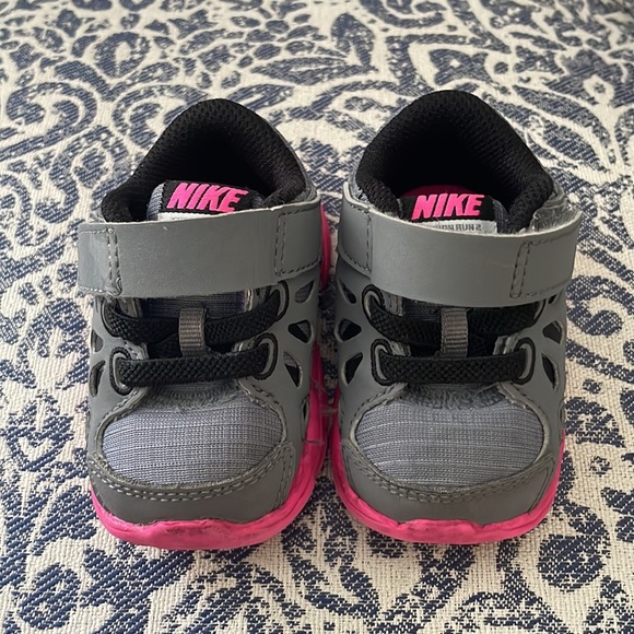 Adorable Nike infant shoes - comes w Nike shorts - Picture 3 of 3